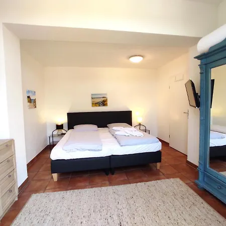 Apartment La